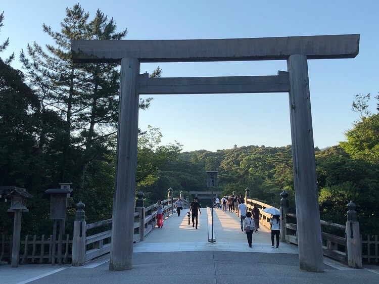 ７月１日 早朝の伊勢神宮鳥居