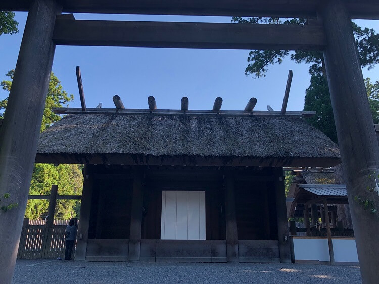 早朝の下宮：豊受大神様がお鎮まりです。