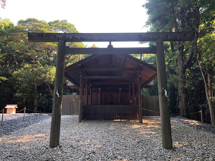 月夜見宮：三貴神の一柱月読大神様の宮です。